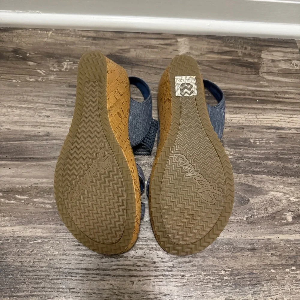 Skechers Beverlee-High Tea Luxe Foam Blue Denim Cork Heel Wedge Sandals Size 8